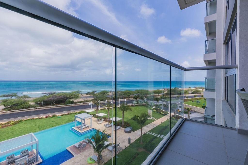 Azure Beach Residences Палм Бич Экстерьер фото