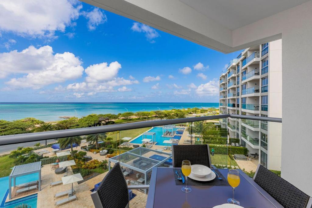 Azure Beach Residences Палм Бич Экстерьер фото